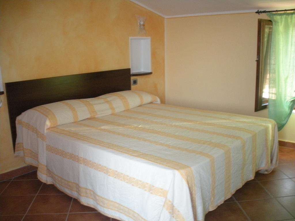 Agritursmo Montesalerno Villa Diamante Værelse billede